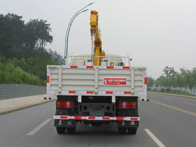 躍進(jìn)隨車起重運(yùn)輸車